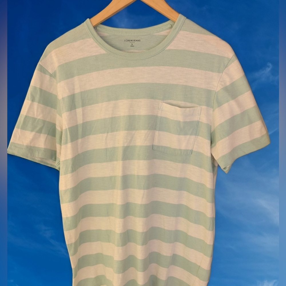JCrew Mens large pocket tee shirt
Soft Cotton